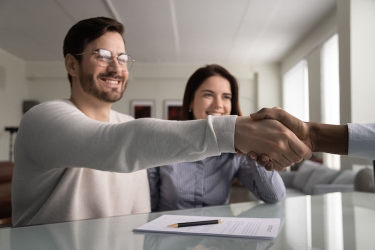Insurance CSR: Role, Salary & How to Become One - grandgoldman.com