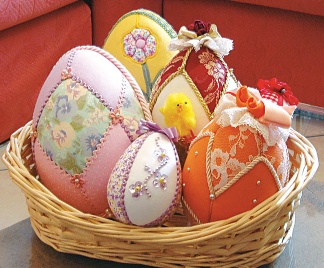 No-Sew Patchwork Easter Eggs: A Fun DIY Guide