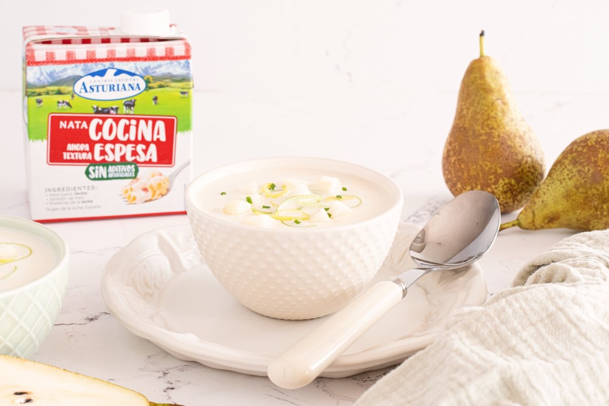 Pear Vichyssoise Recipe: Silky French Chilled Soup Classic