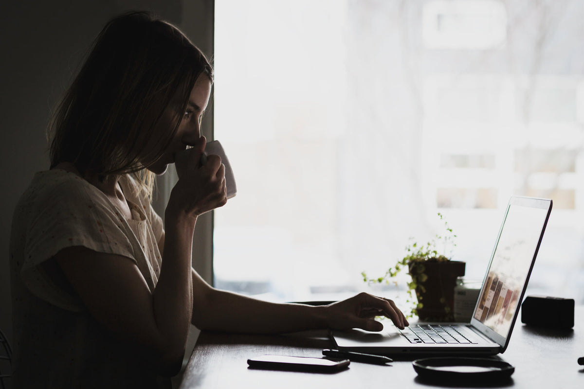 What Does FOMO Stand For in Texting? The Fear Explained (Quick Guide)