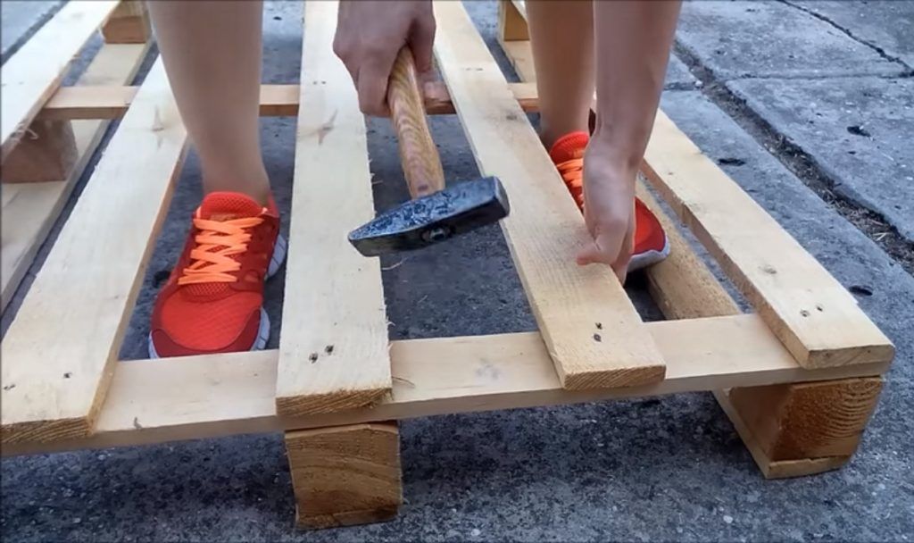 Watch and learn how to make a wooden basket - grandgoldman.com