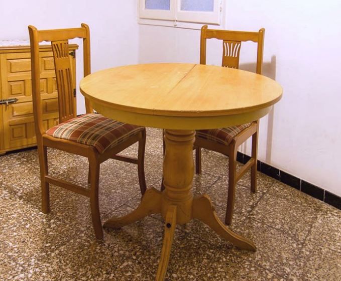 Renew your furniture quickly using spray paint - grandgoldman.com