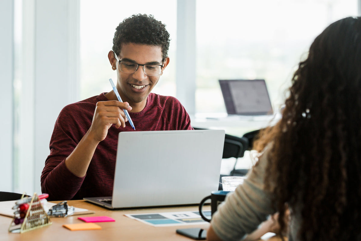 Uhm Meaning in Text: What That Awkward Reply Really Says — Explained