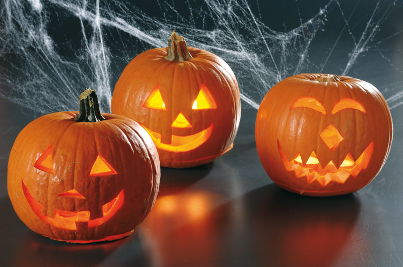 How to Decorate a Halloween Pumpkin for a Dark Atmosphere