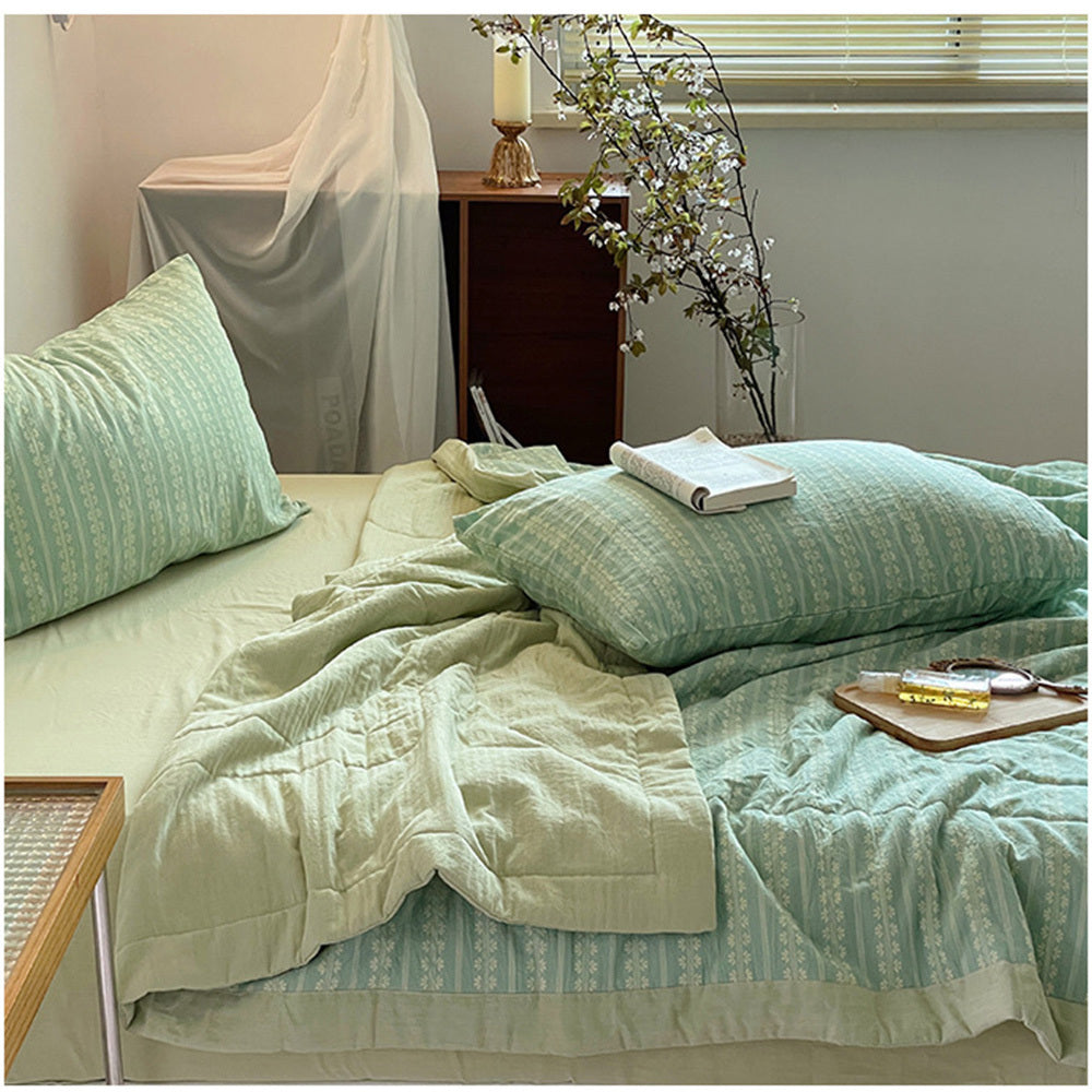 Fresh Plaid Summer Quilt High Quality Double-sided SummerQuilts Queen Bed Quilt Simple Luxury Comforter  Bedding Versatility Lightweight Bedding Sleep Blanket For Bedrooms And Airy Living Area