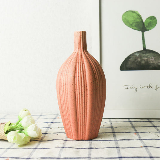 Vase artisanal en céramique pour maison créative