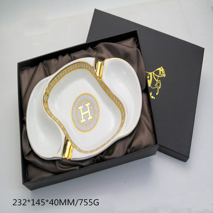 Bone China H pipe ashtray