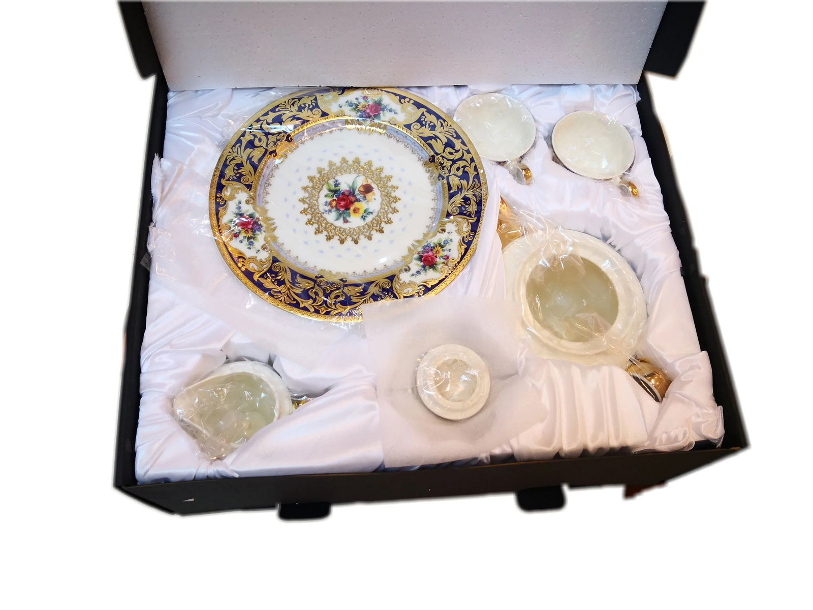 24K Gold coffee set ,cup&saucer set,bone china golden plate tableware set - Grand Goldman