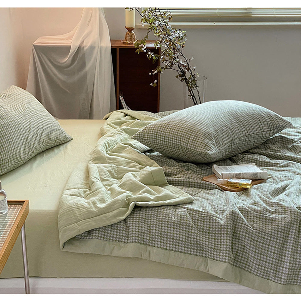 Fresh Plaid Summer Quilt High Quality Double-sided SummerQuilts Queen Bed Quilt Simple Luxury Comforter  Bedding Versatility Lightweight Bedding Sleep Blanket For Bedrooms And Airy Living Area