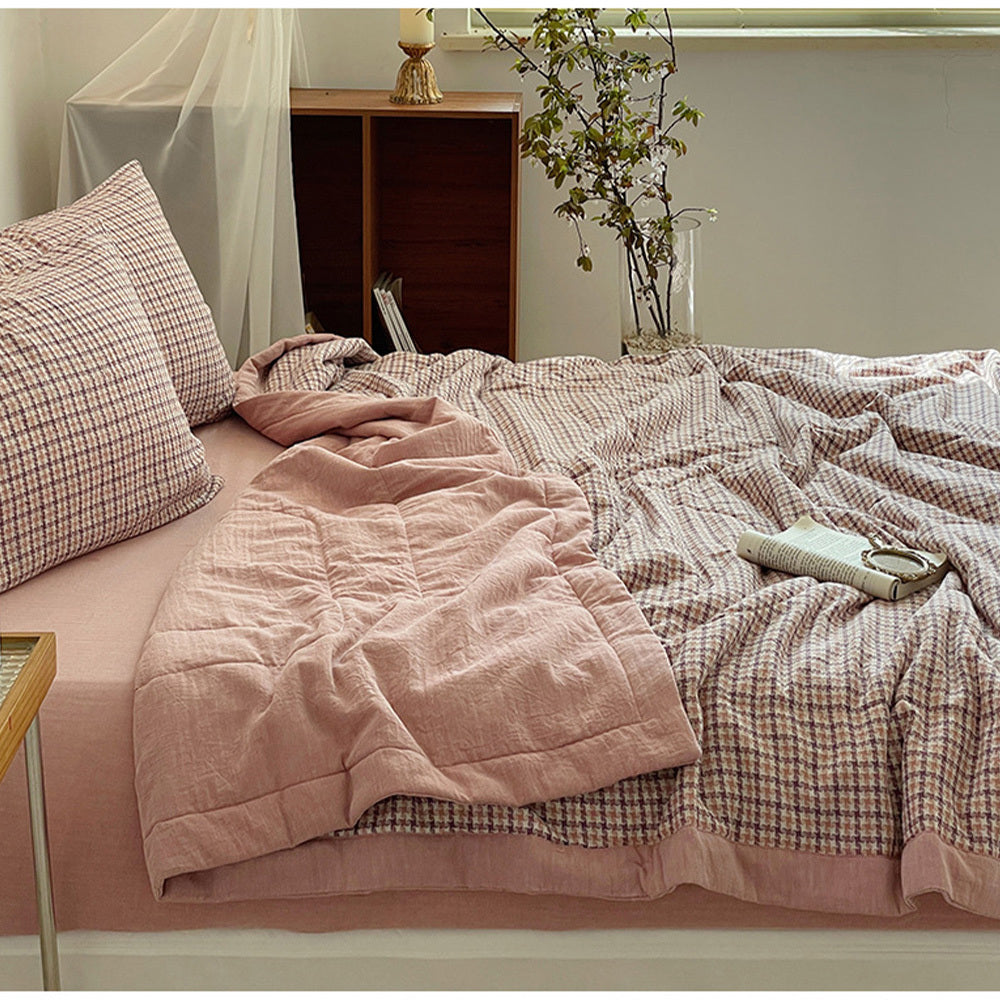 Fresh Plaid Summer Quilt High Quality Double-sided SummerQuilts Queen Bed Quilt Simple Luxury Comforter  Bedding Versatility Lightweight Bedding Sleep Blanket For Bedrooms And Airy Living Area