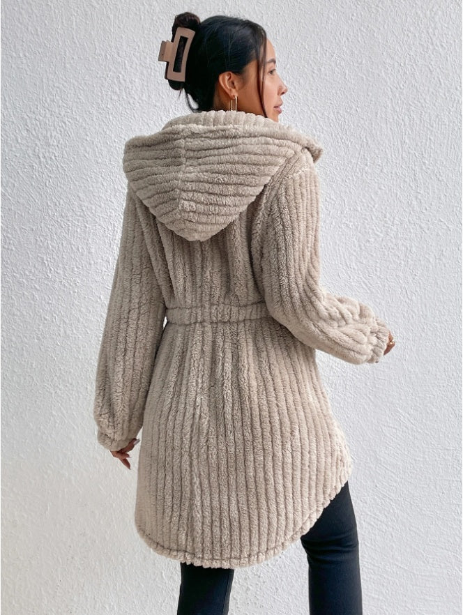 Manteau Teddy à Capuche avec Boutons sur le Devant