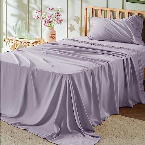 Bedsure Queen Sheet Set - Soft, Breathable and Durable Embossed Design Bed Sheets(Grey), 4 Pieces Hotel Luxury Queen Sheets, Easy Care Polyester Microfiber Cooling Bed Sheet Set for Queen Size Bed