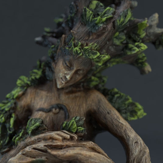 Tree Man And Bird Statue Resin Crafts Table Decorative Ornaments Garden Forest Goddess Sculpture