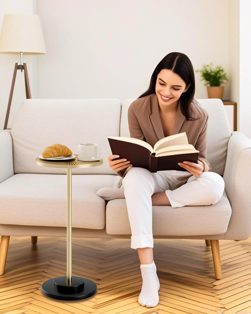 Round Side Table, Small Drink Table for Small Spaces, Modern Accent End Table Coffee Table with Metal Leg for Living Room, Bedroom, Corners, and Office (Gold)