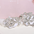 ست مچ‌بند وانلیان با مروارید و نگین، ست گل سینه و گل یقه برای عروسی، مهمانی فارغ‌التحصیلی، مهمانی (نقره‌ای سفید، ۲ قطعه)