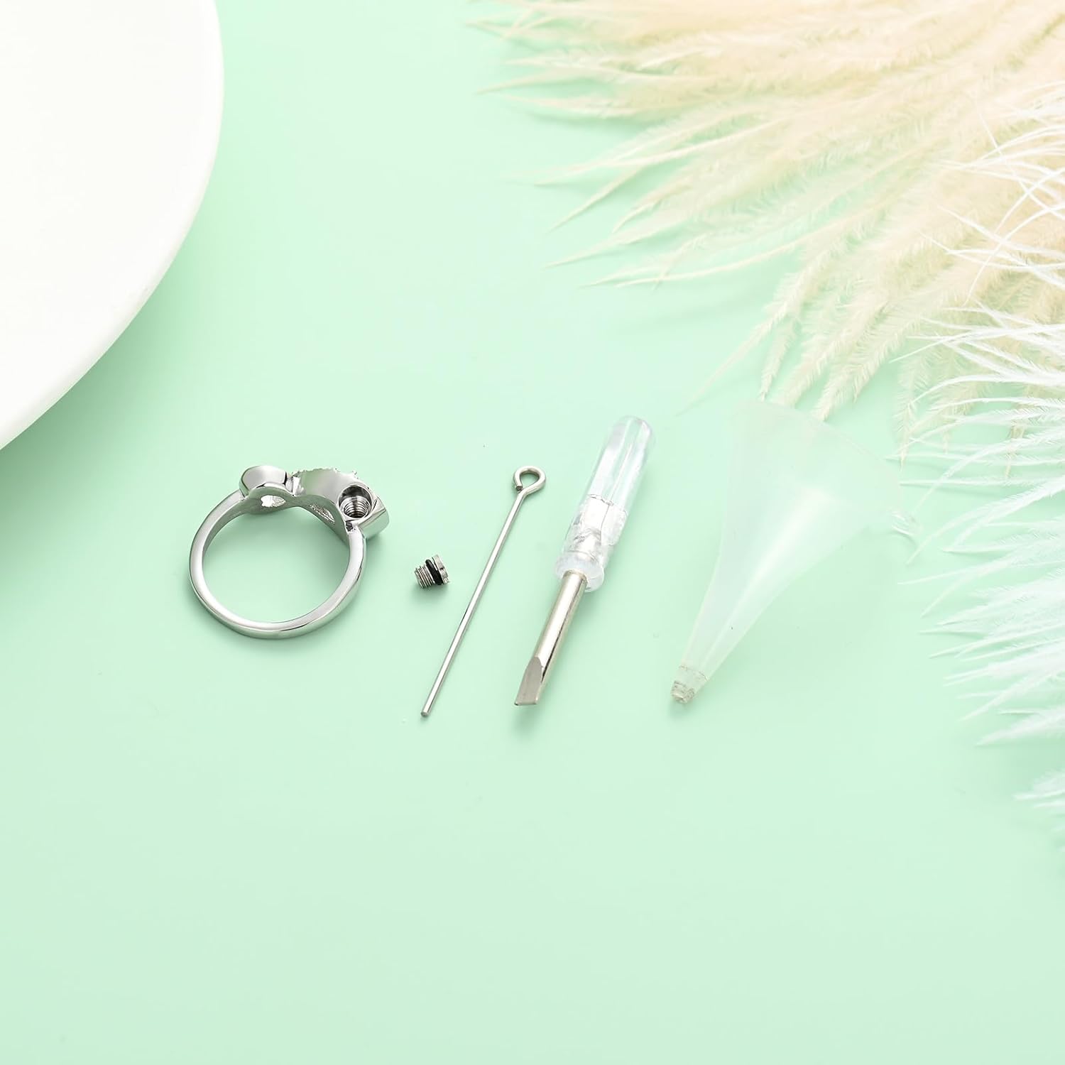 Yinplsmemory Cremation Jewelry Infinity Love Cremation Ring for Ashes Stainless Steel Hold Loved Ones Ash Keepsake Finger Ring Urn Locket Memorial Jewelry for Women