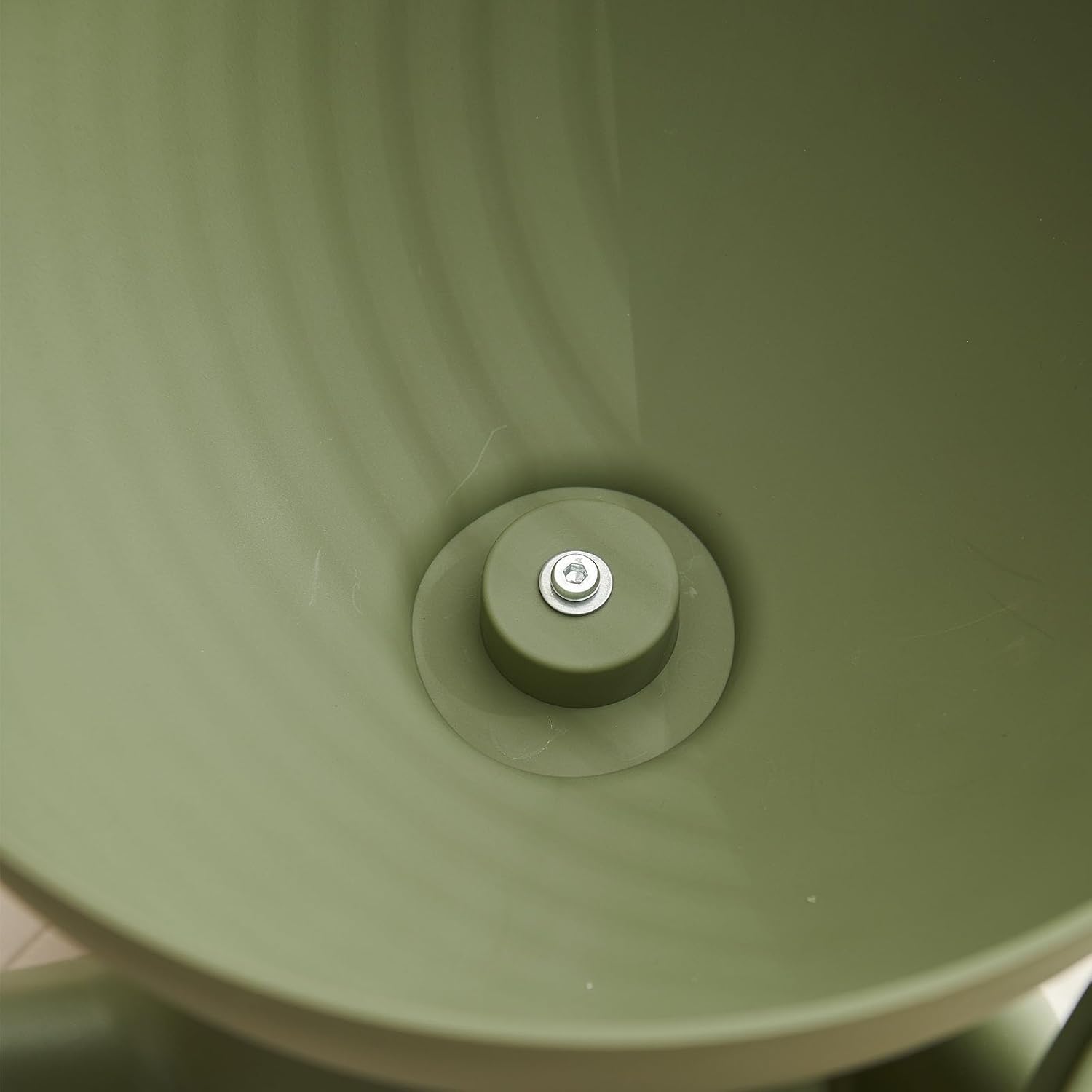 Side Table, Circle Coffee Table, Nightstand, Small End Table Accent Living Room Bedroom Balcony Office, Bedside Home Decor for Living Room, Bedroom, Small Spaces, Easy Assembly (Green)