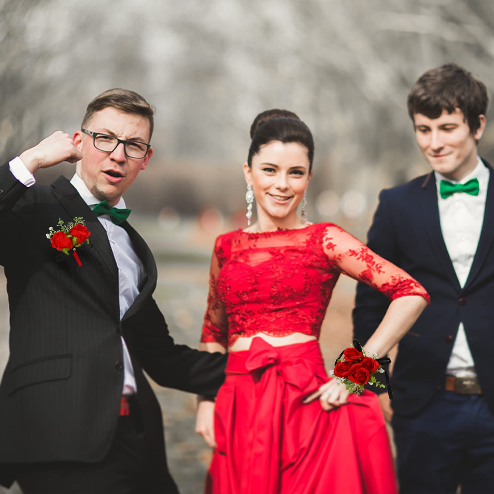 ست ۲ عددی گل سینه و دستبند مچ دست یونلی، گل رز مصنوعی به رنگ قرمز شرابی، دستبند مچ دست گل سینه، دکور گل مچ دست برای مردان، زنان، عروس، ساقدوش‌ها، لوازم عروسی، دکور لباس مهمانی