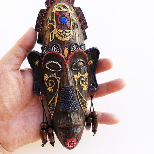 African Style Ornaments South Africa Kenya Creative Mask Pendant Hand Painting Resin Crafts