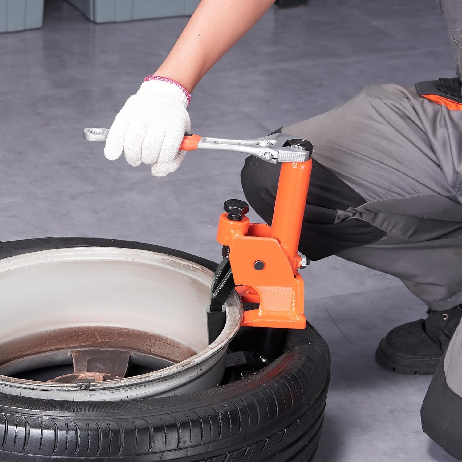 VEVOR Manual Tire Bead Breaker, 38"-42" Tires Changer Tool with Rubber Pad, Protect Aluminum Alloy Hubs, Easy-Operated Tire Repair Tool for ATVs/UTVs, Tractors, Trucks, Cars, Heavy Duty Tires