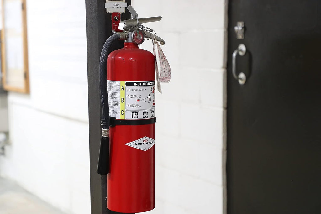 Amerex B456 10 lbs ABC Dry Chemical Fire Extinguisher with Wall Bracket