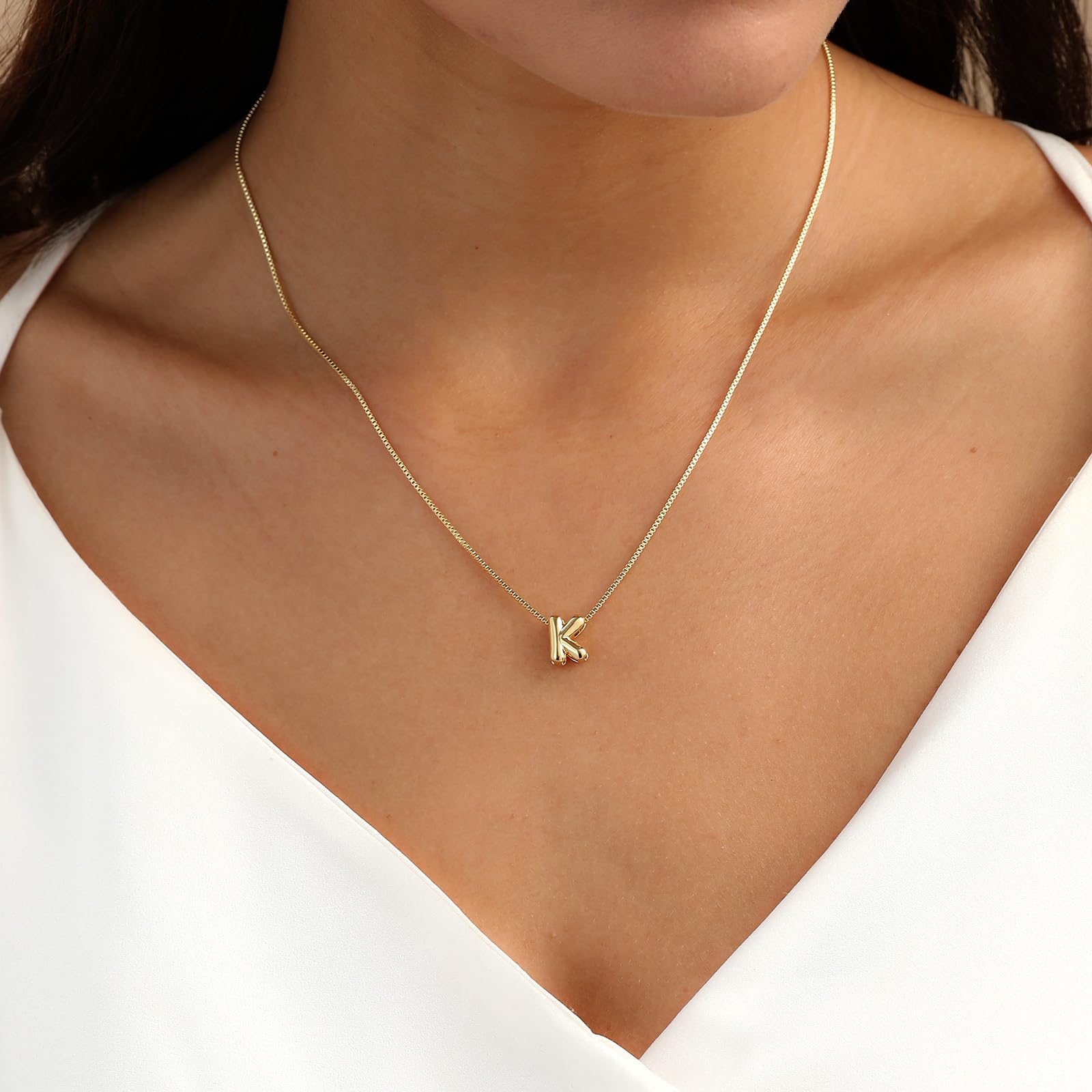 Lisitine Bubble Initial Halsketten Zarte goldene Buchstaben-Halskette 14K vergoldet Niedliche Namens-Choker-Halsketten für Frauen Trendiger goldener personalisierter Schmuck Geschenk für Frauen