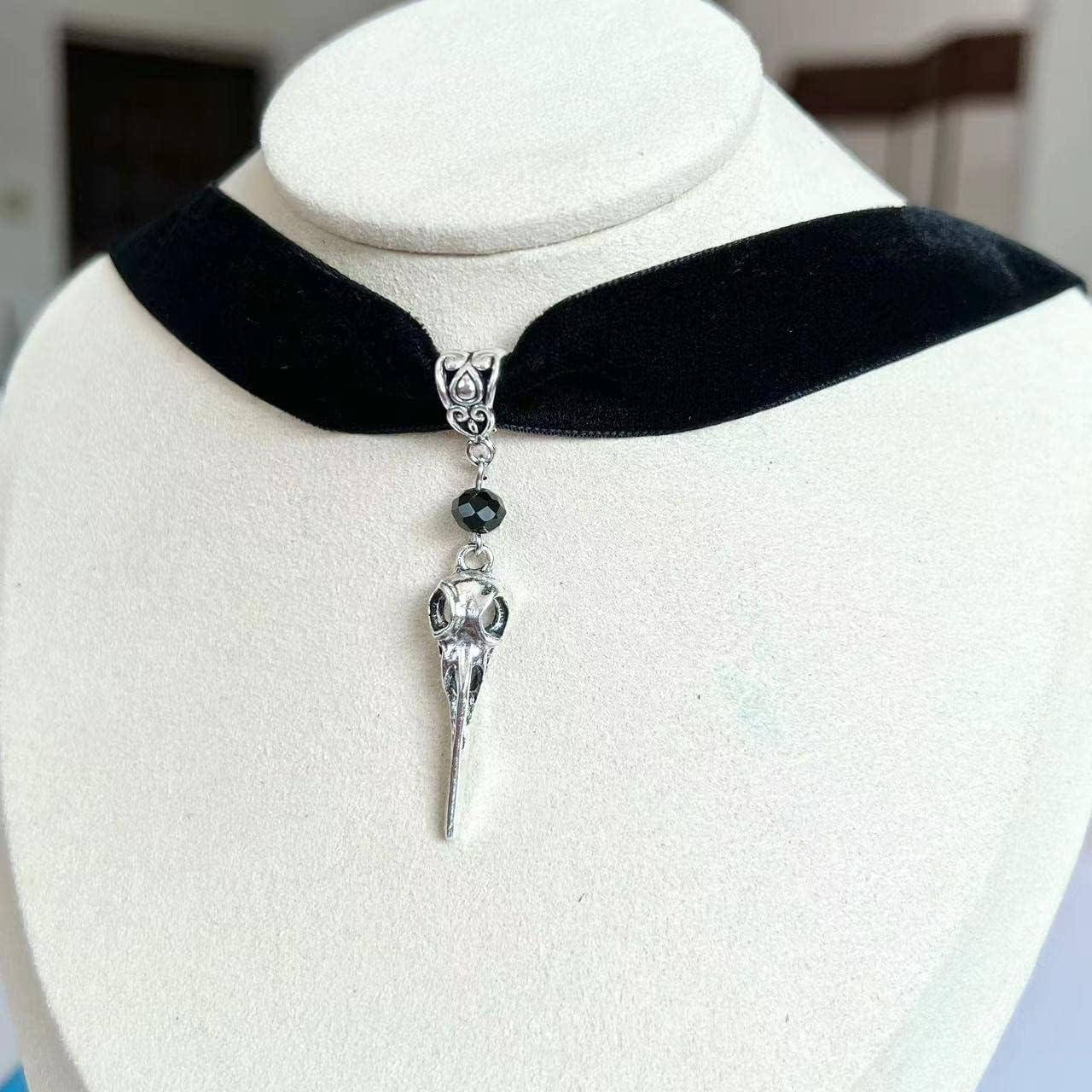 Gothic Black Velvet Choker Necklace for Women,Cameo Choker Collar Necklace Vintage Goth Jewelry