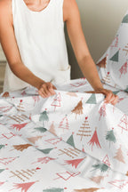 Komplet pościeli King Christmas Tree - Świąteczny wzór Xmas na lnie - Głębokie kieszenie - Dopasowany krój - 4 części - Bez zagnieceń - Wygodna i chłodząca świąteczna pościel zimowa - Łatwa w pielęgnacji - Przyjazna dzieciom