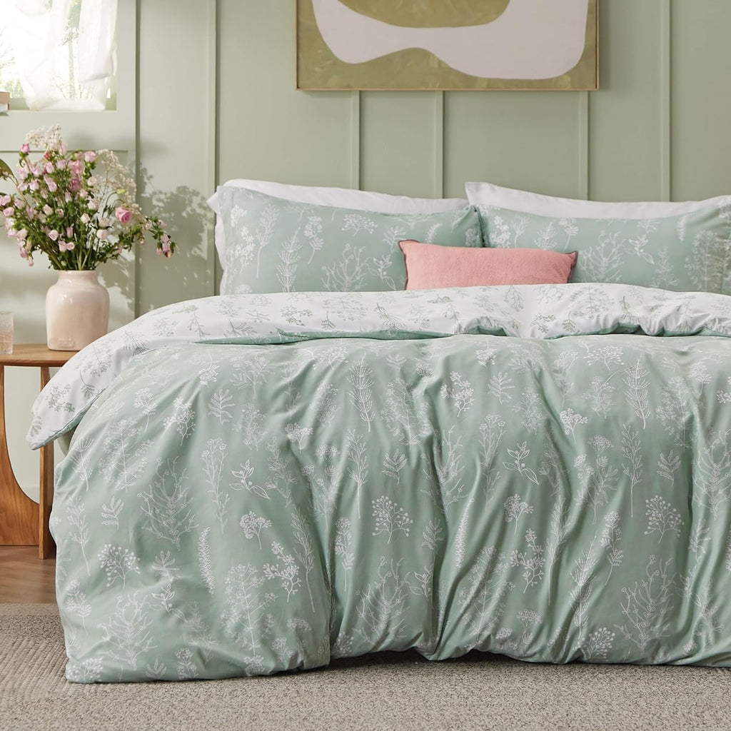 Bedsure Duvet Cover Queen Size - Reversible Floral Duvet Cover Set with Zipper Closure, Green Bedding Set, 3 Pieces, 1 Duvet Cover 90"x90" with 8 Corner Ties and 2 Pillow Shams 20"x26" - Grand Goldman