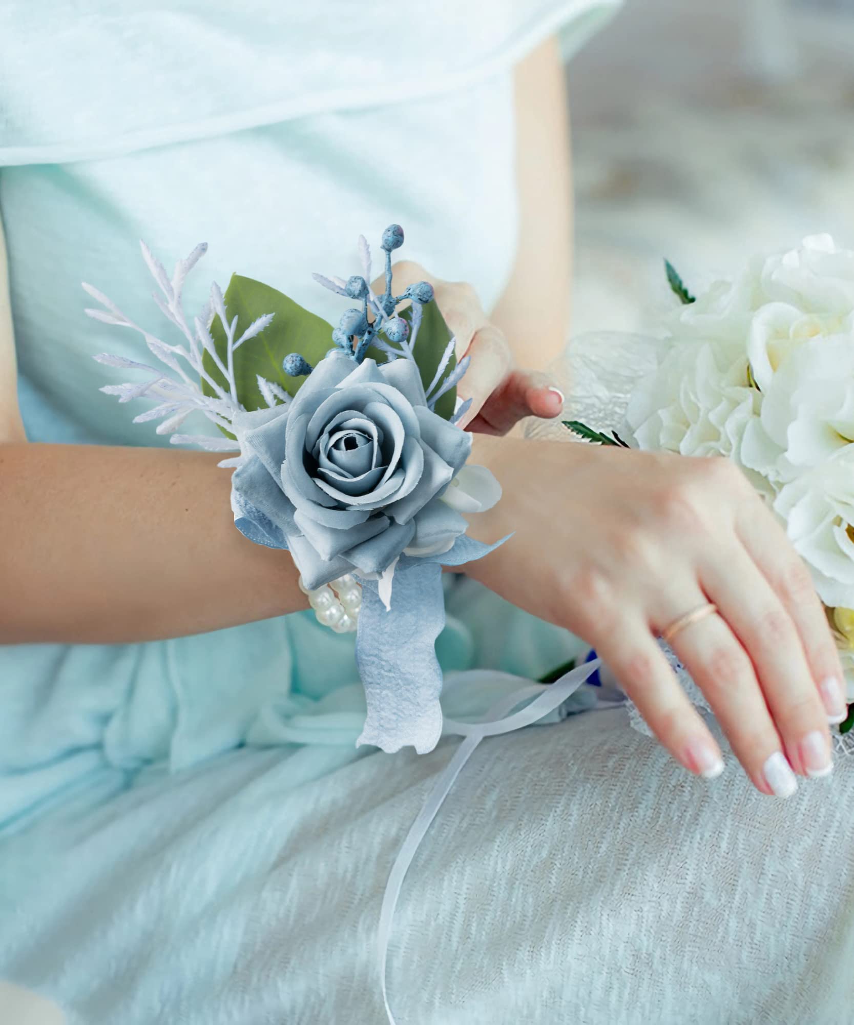 ست مچ‌بند و گل سینه YSOJMAN برای عروس، ساقدوش، مادر، مادربزرگ در جشن عروسی، گل‌های رز مصنوعی برای جشن عروسی، مجموعه ۲ عددی (آبی خاکستری)