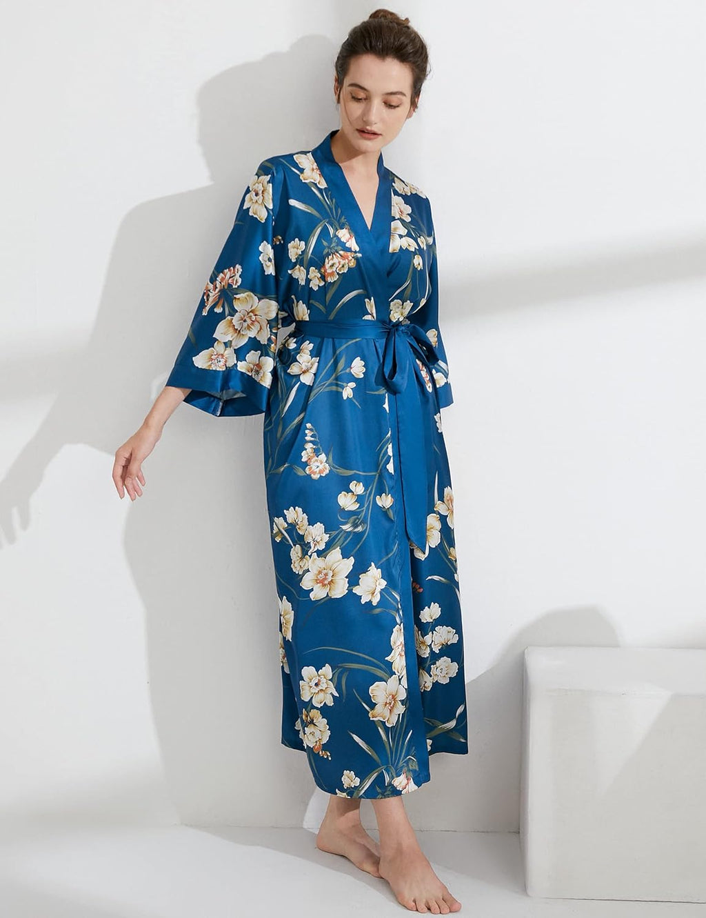 Aensso Long Soft Lightweight Silky Kimonos Robes for Women, Luxury Japanese Floral Womens Kimono Robe