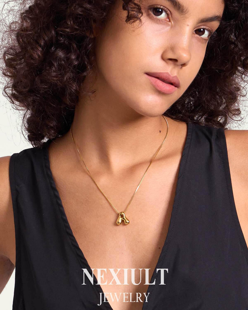 NEXIULT Bubble Letter Halskette 18K vergoldete Ballon A-Z Initial Halskette für Frauen, trendige Buchstabenanhänger Choker Halskette zierlicher Schmuck Geschenk (K, Gold Box Kette)