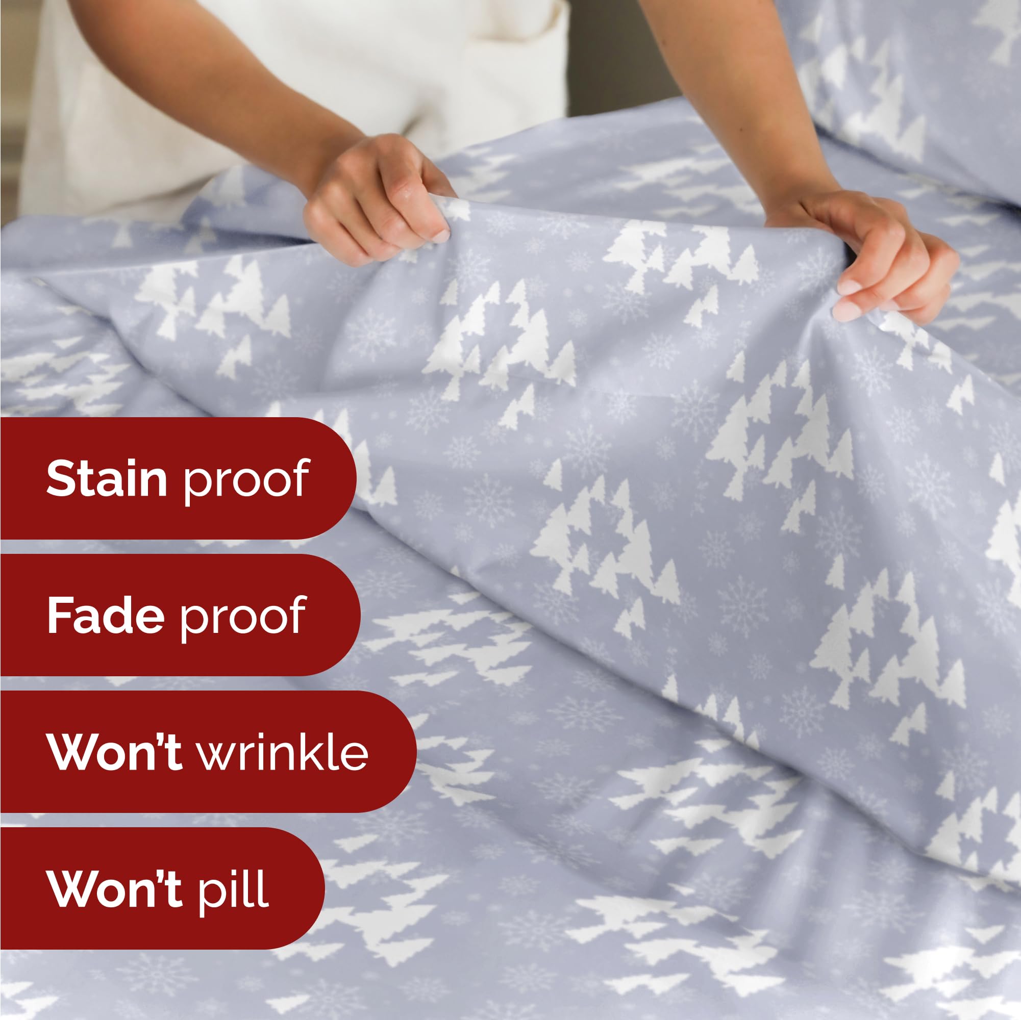 Komplet pościeli King Christmas Tree - Świąteczny wzór Xmas na lnie - Głębokie kieszenie - Dopasowany krój - 4 części - Bez zagnieceń - Wygodna i chłodząca świąteczna pościel zimowa - Łatwa w pielęgnacji - Przyjazna dzieciom