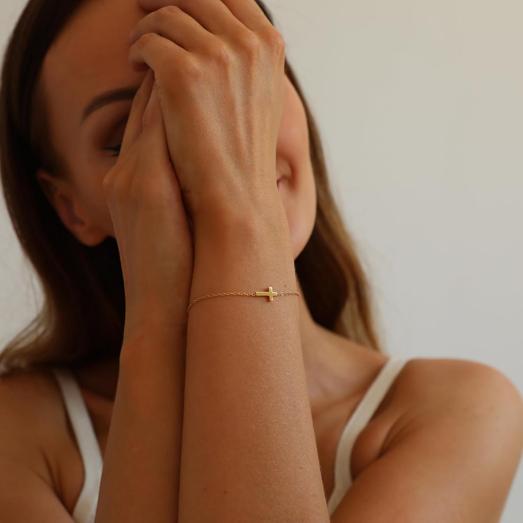 18K Gold Plated Pearl Beaded Chain Cross Bracelets for Women Adjustable Stainless Steel Dainty Thin Gold Box Cuban Twisted Link Chain Bracelet Bridesmaid Jewelry