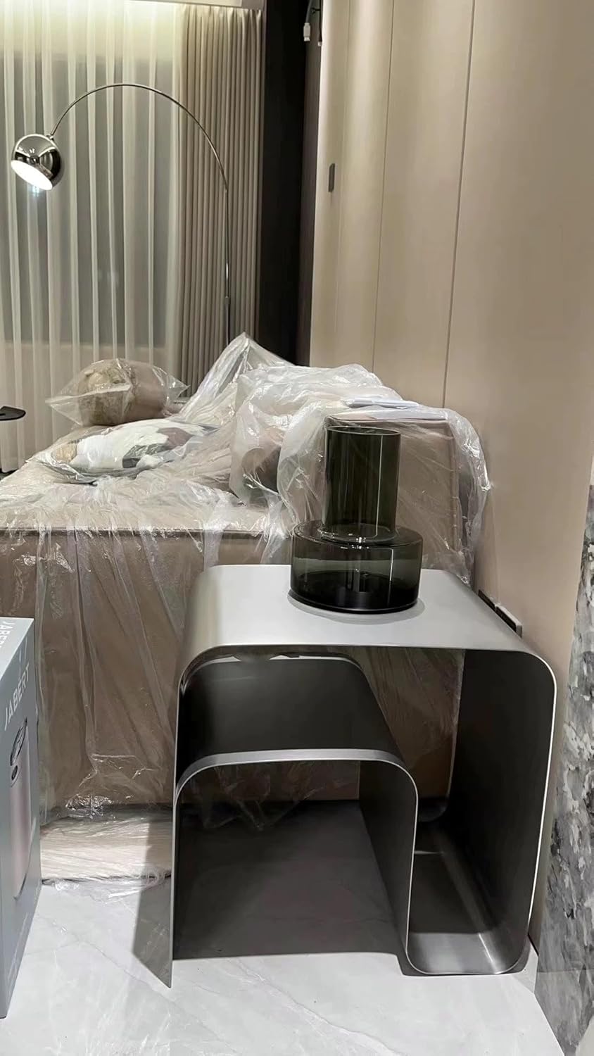 Modern Stainless Steel Side Table – Seamless Integrated Design, Sturdy and Stylish, Perfect for Living Room, Sofa Side, Coffee Table Use.