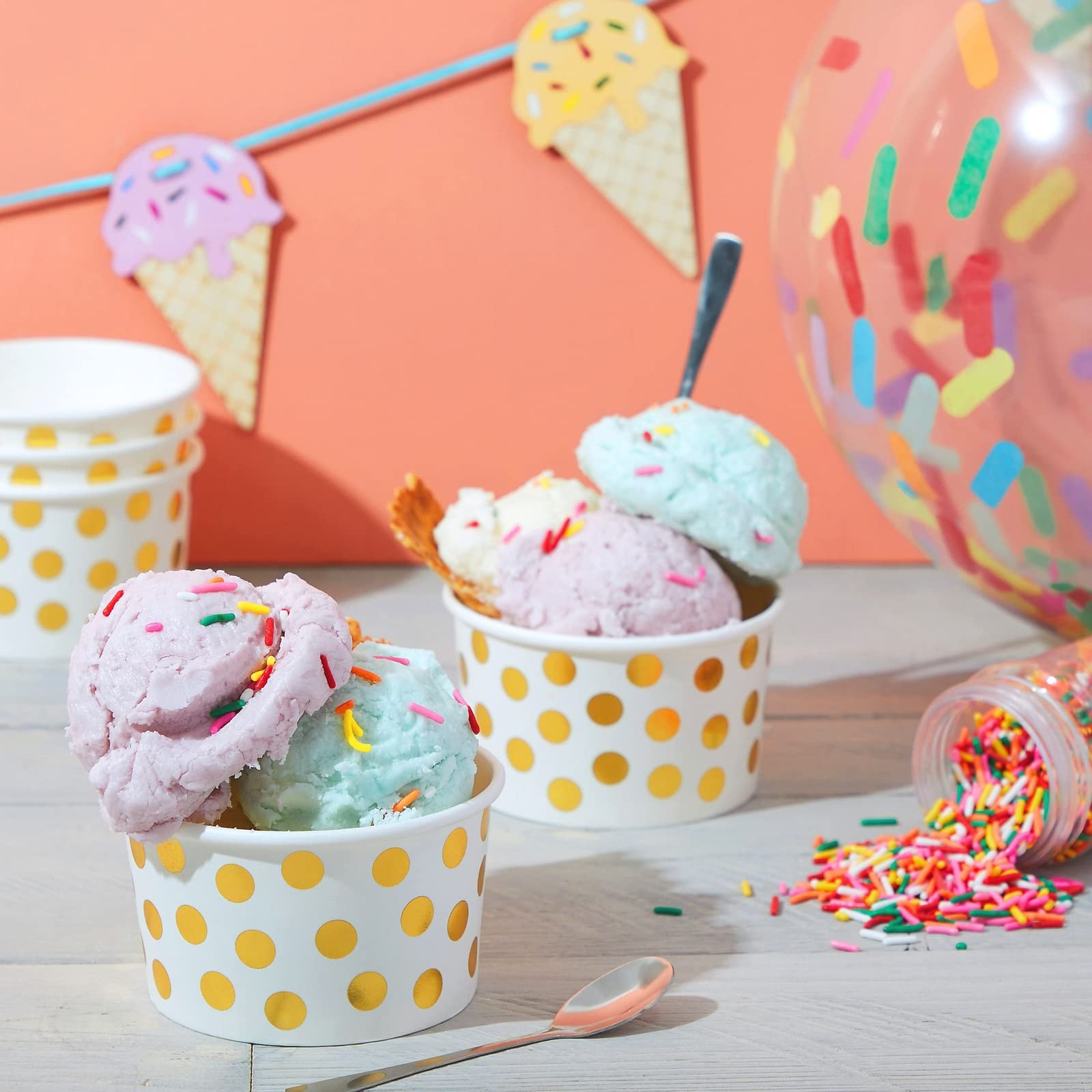 Juvale 100 Stück Papier-Eisbecher, 8 oz Einweg-Dessertschalen für Frozen Yogurt, Sundae-Bar, Party-Snacks und Leckereien, Goldfolie mit Polka-Dot-Design