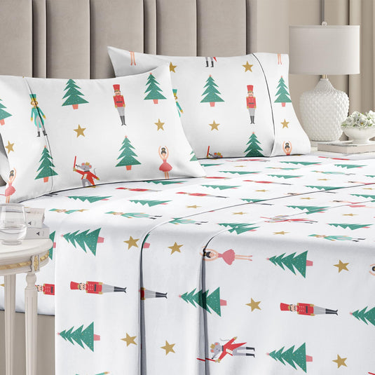 Queen Christmas Tree Sheet Set - Holiday Xmas Pattern Linen Set - Deep Pockets - Snug Fit - 4 Piece - Wrinkle Free - Comfy & Cooling Festive Winter Bedding - Easy To Care For - Kid Friendly