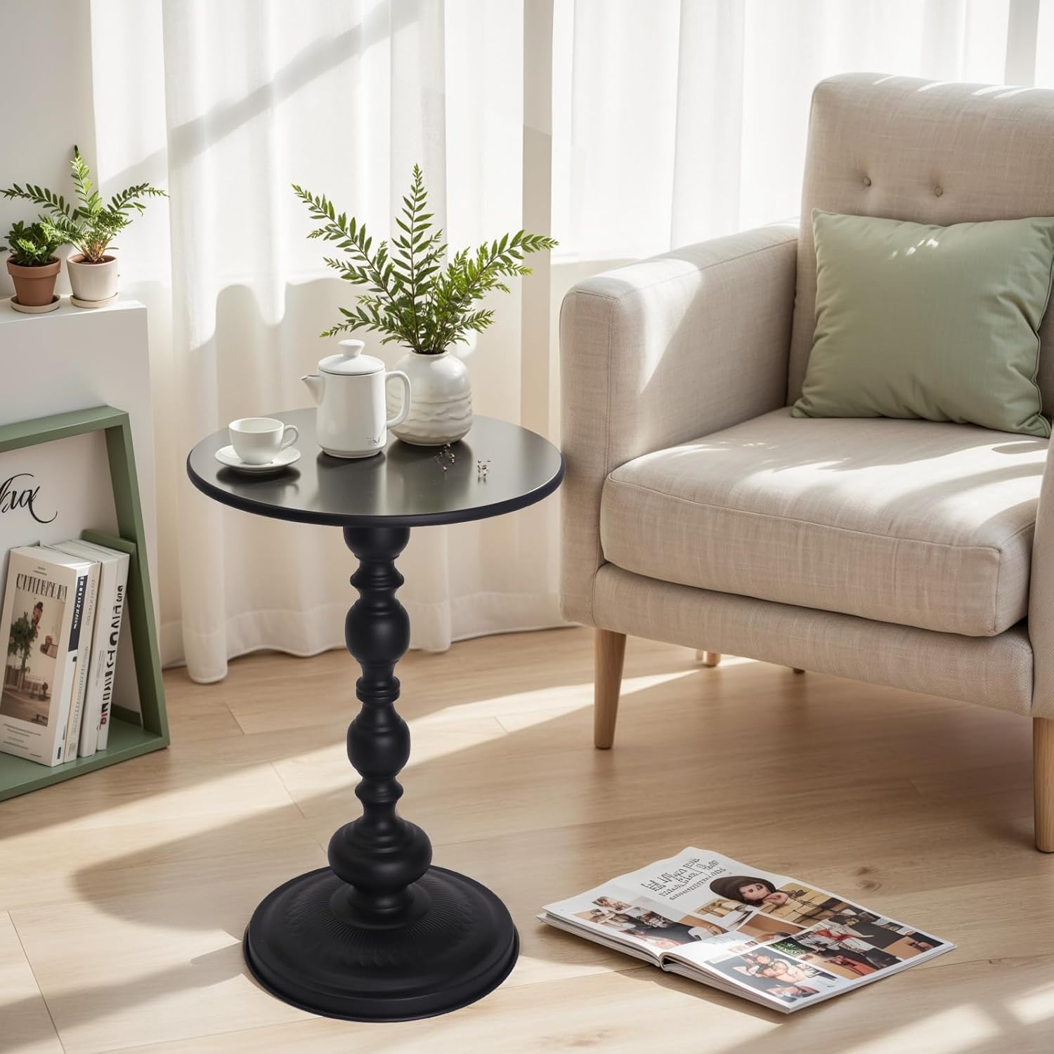 Room Decor Metal Small Round End Table, Home Decor Vintage Drink Table Nightstand for Small Spaces,Modern Accent Pedestal Tables Coffee Tables for Living Room, Bedroom, Corners, Patio,Black