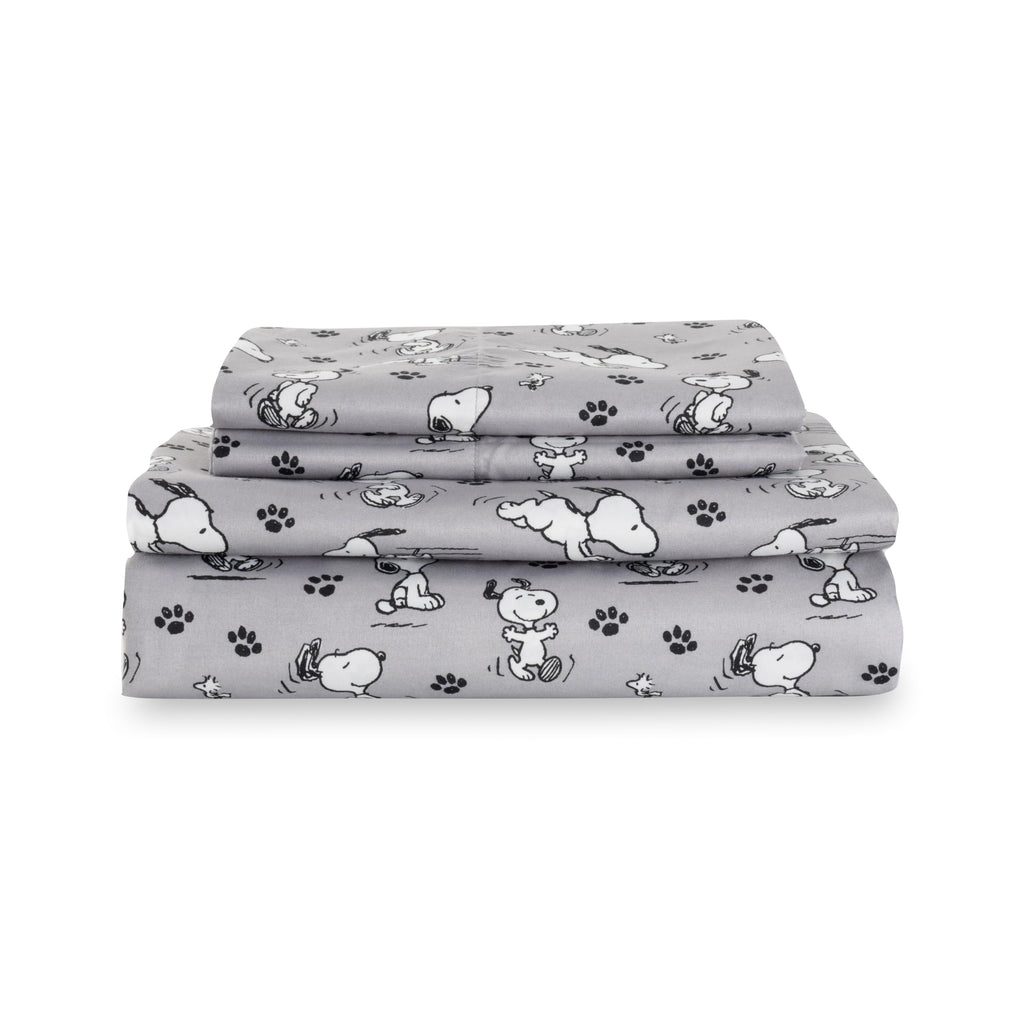Zestaw pościeli Berkshire Blanket Peanuts® dla dzieci, rozmiar pełny - 4 części, Peanuts® mini pozy i łapy szare, urocze postacie Snoopy nadrukowane na miękkich mikrofibrowych prześcieradłach
