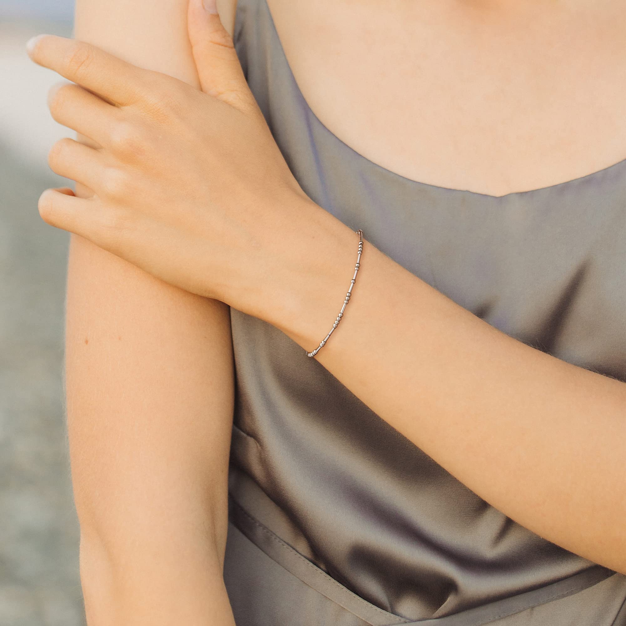 Bransoletki JoycuFF z kodem Morse'a dla najlepszej przyjaciółki, współpracownicy, siostry, zabawne prezenty urodzinowe i świąteczne dla kobiet, modna, ręcznie robiona, jedwabna, regulowana