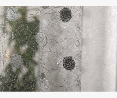 Proste zasłony zaciemniające