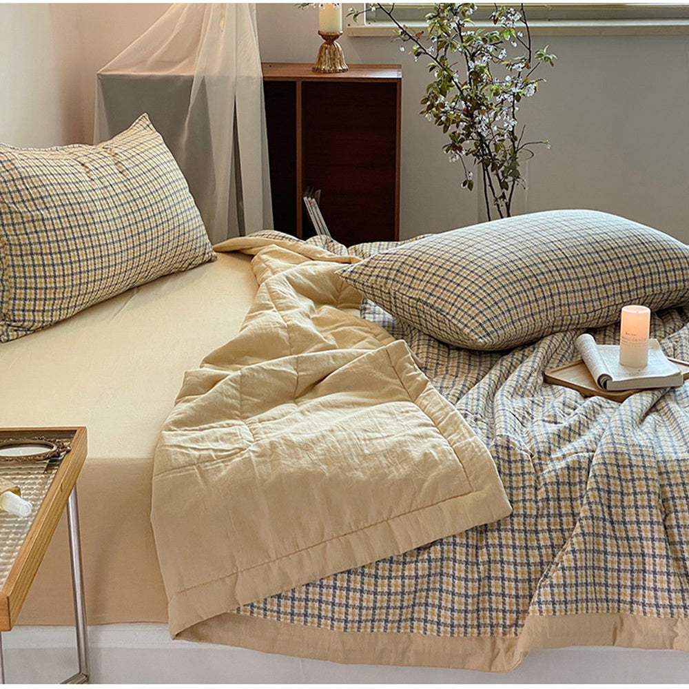 Fresh Plaid Summer Quilt High Quality Double-sided SummerQuilts Queen Bed Quilt Simple Luxury Comforter  Bedding Versatility Lightweight Bedding Sleep Blanket For Bedrooms And Airy Living Area