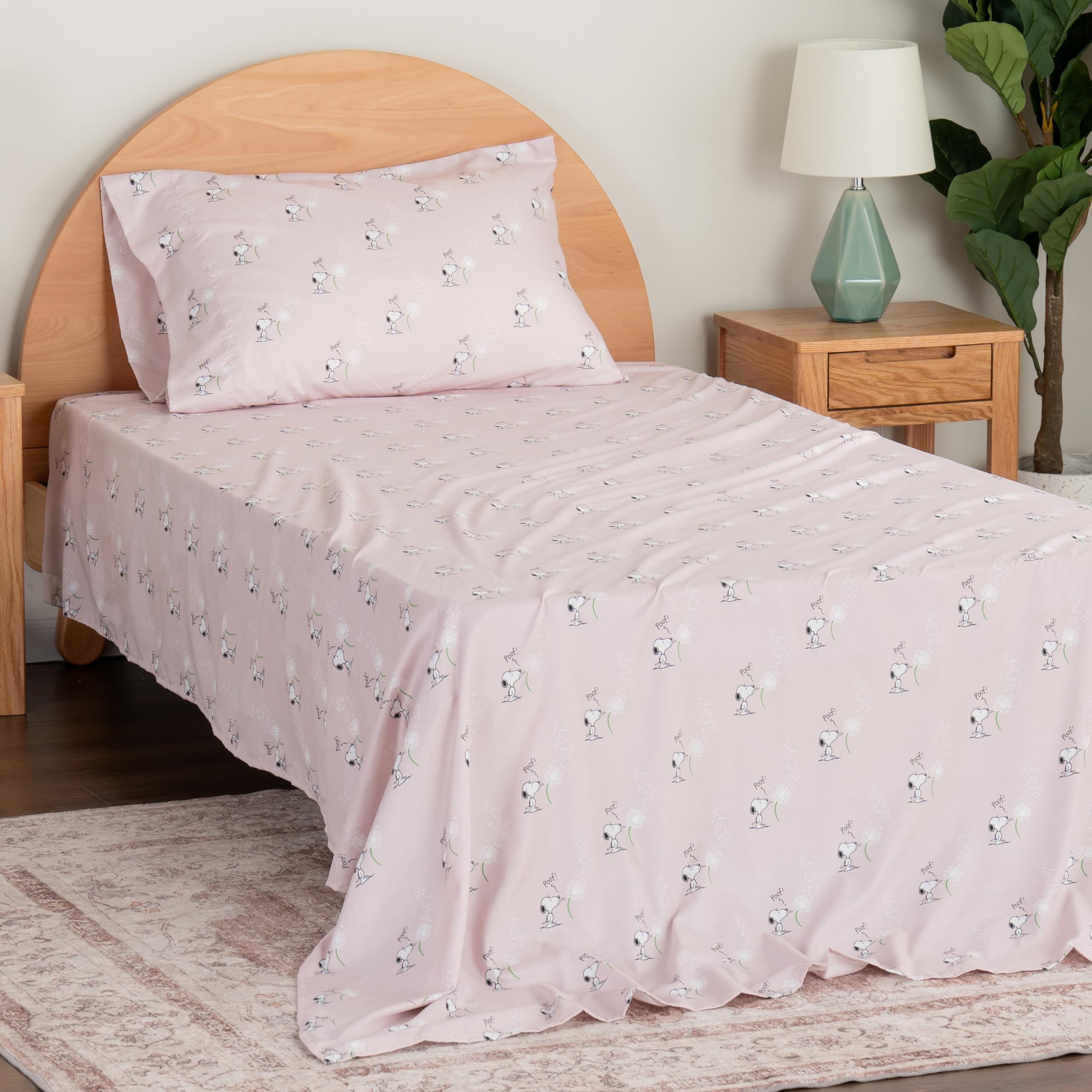 Zestaw pościeli Berkshire Blanket Peanuts® dla dzieci, rozmiar pełny - 4 części, Peanuts® mini pozy i łapy szare, urocze postacie Snoopy nadrukowane na miękkich mikrofibrowych prześcieradłach