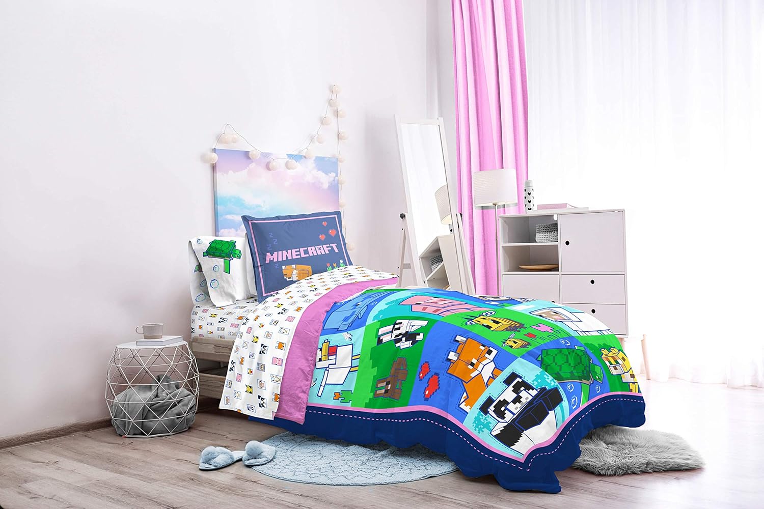 Jay Franco Minecraft Animal Patch 5 Piece Twin Bed Set - Includes Comforter & Sheet Set Bedding - Super Soft Fade Resistant Microfiber (Official Minecraft Product)