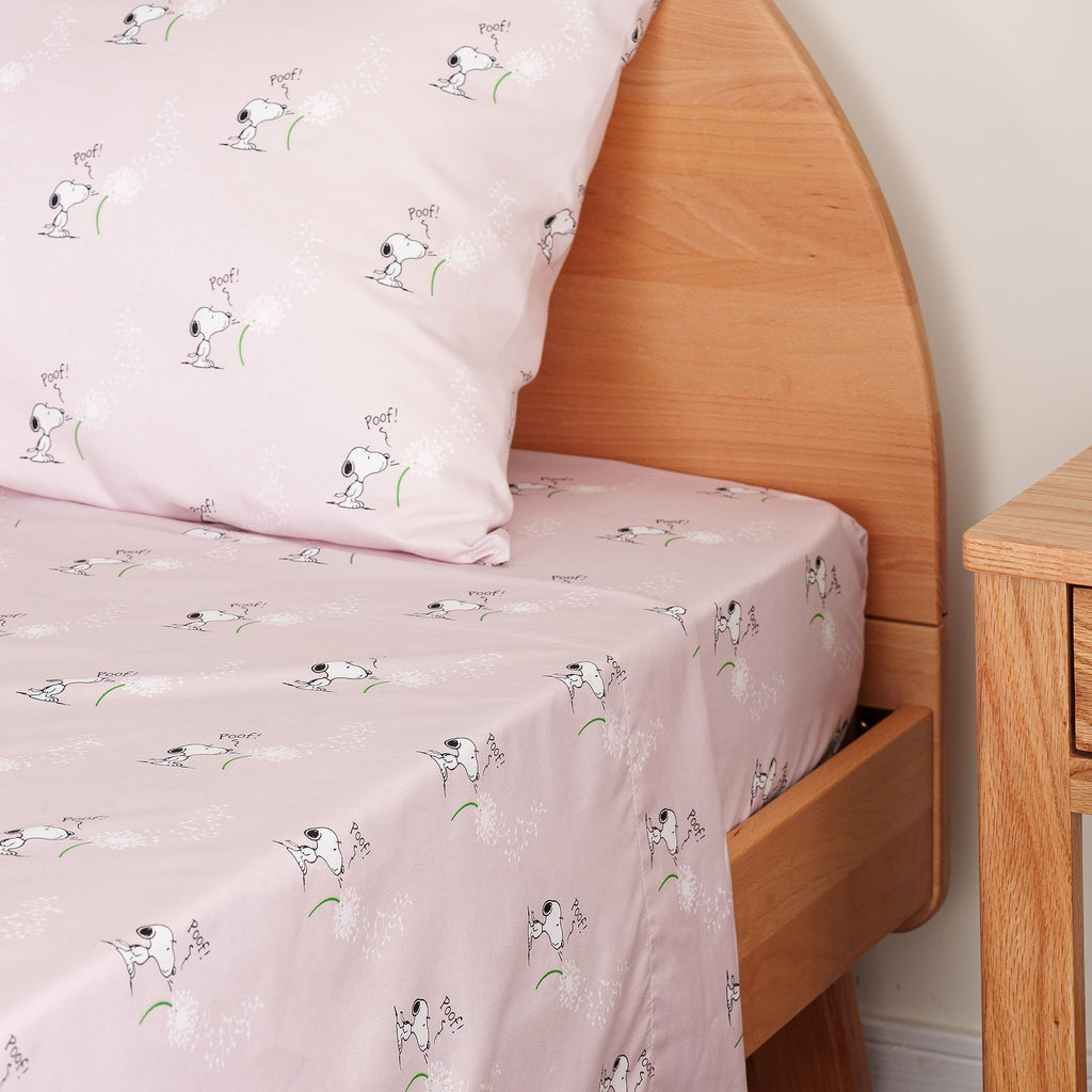 Zestaw pościeli Berkshire Blanket Peanuts® dla dzieci, rozmiar pełny - 4 części, Peanuts® mini pozy i łapy szare, urocze postacie Snoopy nadrukowane na miękkich mikrofibrowych prześcieradłach