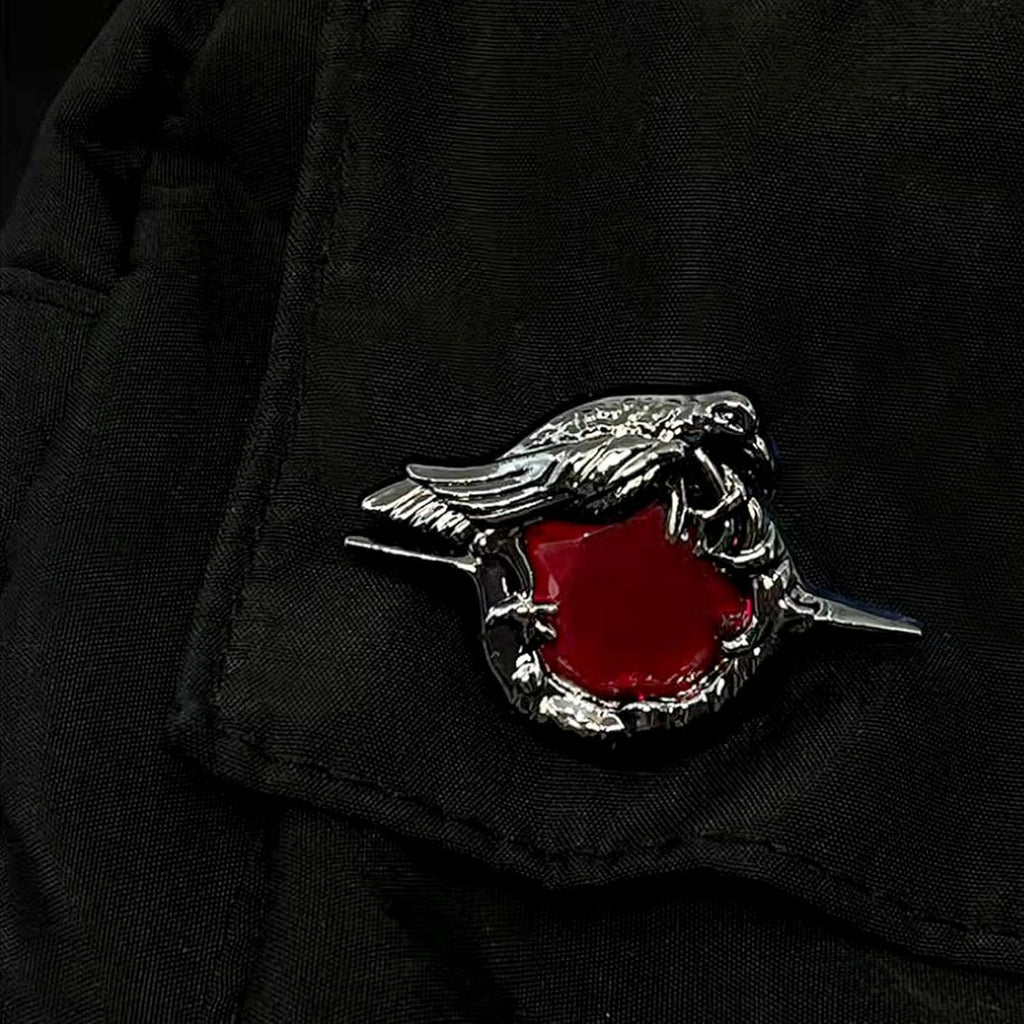 Love and deepspace Sylus game Qin che N109 zone dark point alloy ruby crow brooch jewelry accessories pins badges props