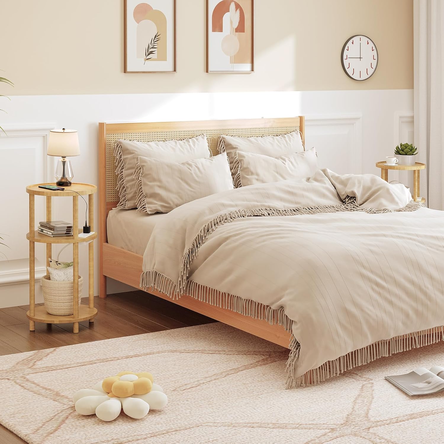 HOOBRO Set of 2 Small Round Side Tables with Charging Station, 3-Tier Round Bamboo End Tables, Easy Assembly, for Living Room, Bedroom, Apartment, Natural YL152UBZP201