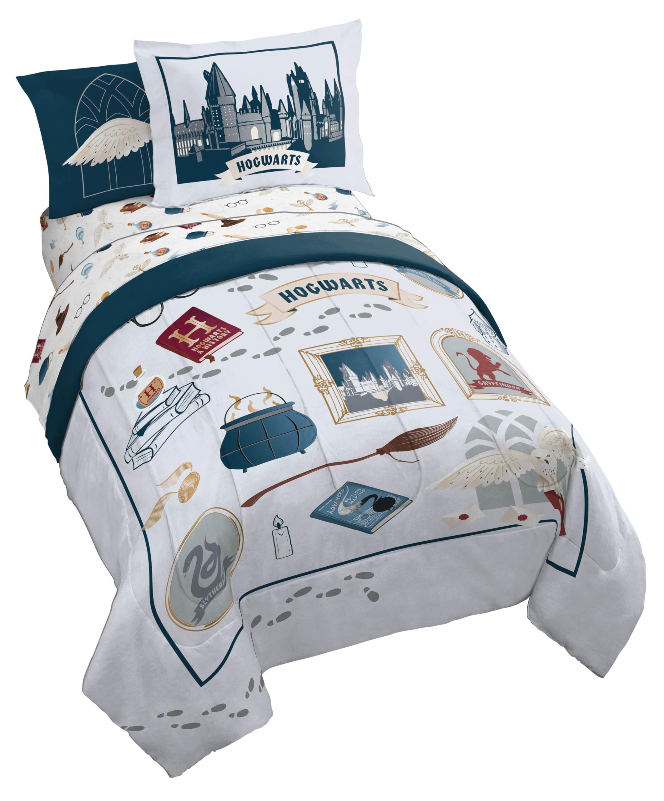 Jay Franco Kids Comforter Set Includes Sheets and Pillow Covers - Soft and Cozy Bed Set for Stylish Room Decor, Grey - Minecraft Movie, 7 Piece Queen Size Bedding