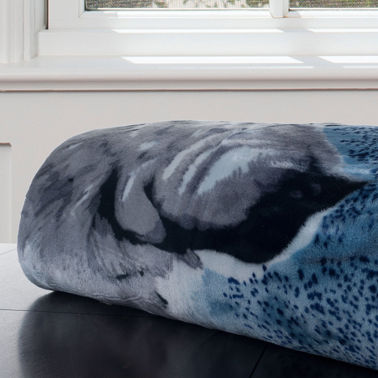 Lavish Home Wolf Blanket - 74x91-inch Printed Winter Wolf Blanket - Plush Thick 7.5lb Faux Mink Queen Throw for Couch, Sofa, or Bed