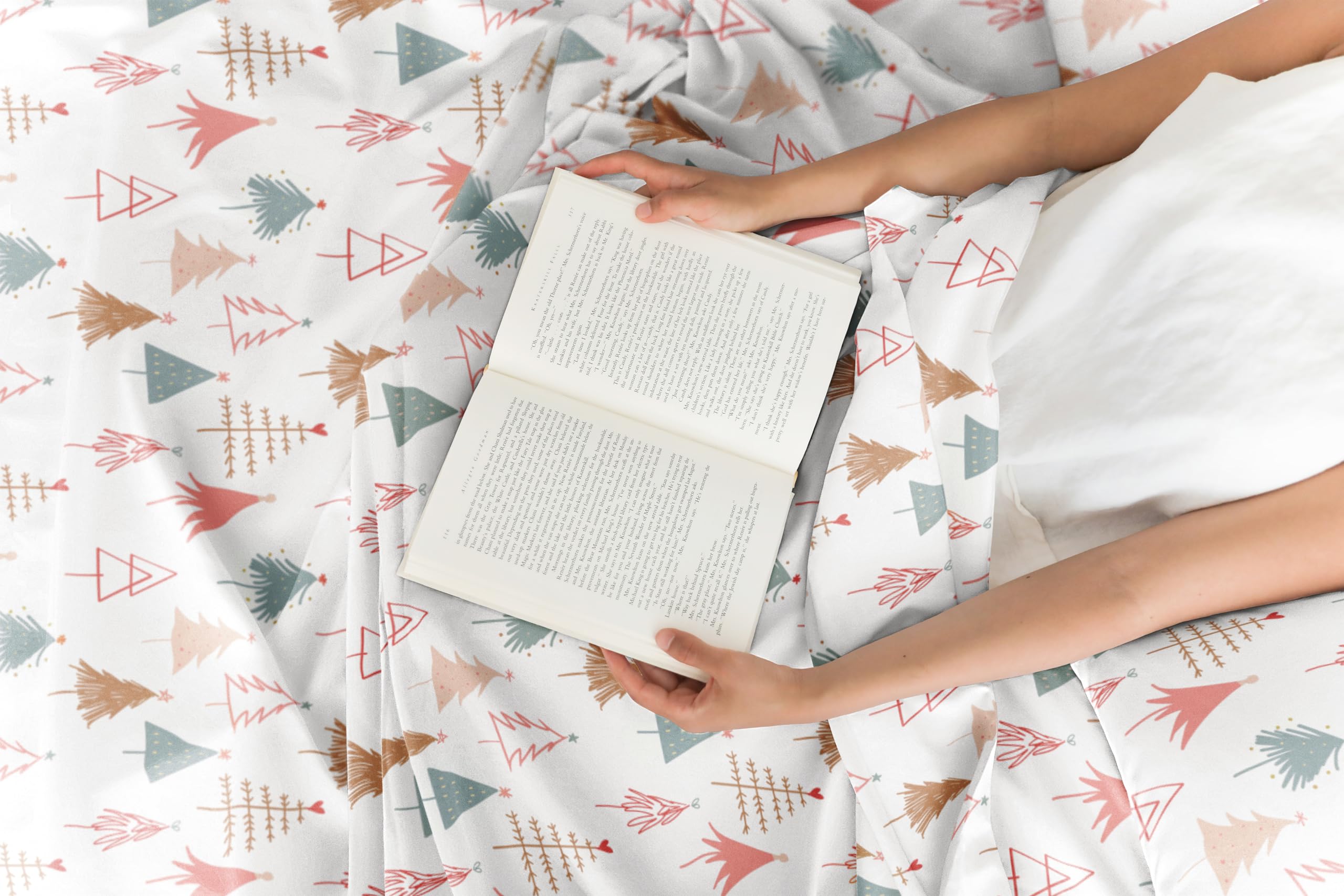 Komplet pościeli King Christmas Tree - Świąteczny wzór Xmas na lnie - Głębokie kieszenie - Dopasowany krój - 4 części - Bez zagnieceń - Wygodna i chłodząca świąteczna pościel zimowa - Łatwa w pielęgnacji - Przyjazna dzieciom